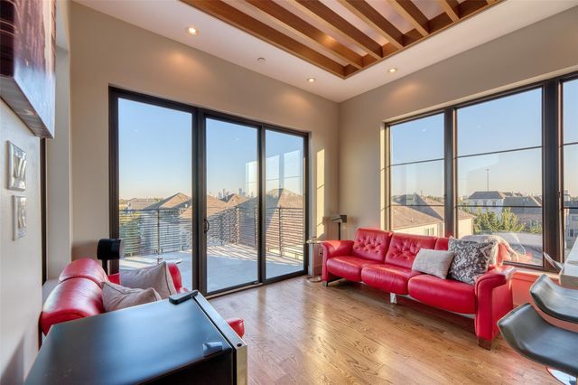 5521 Kiam Street, Houston, TX 77007
