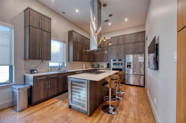 5521 Kiam Street, Houston, TX 77007