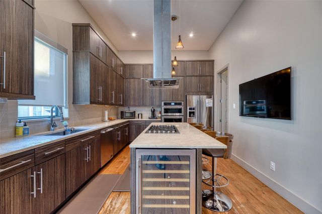 5521 Kiam Street, Houston, TX 77007