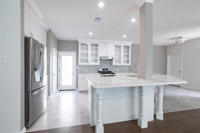 515 Southridge Way, Irving, TX 75063