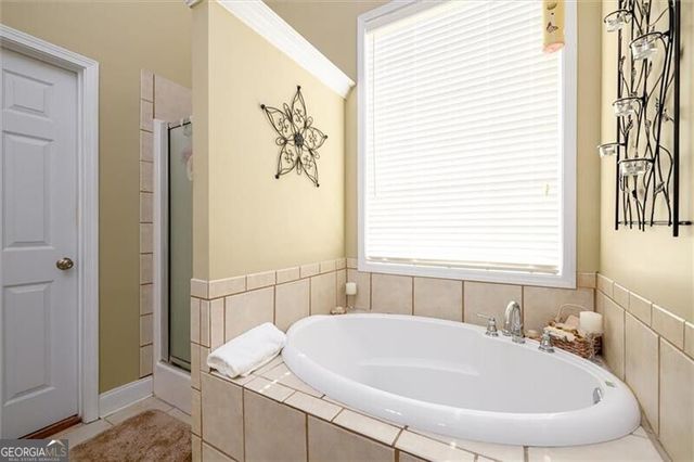 9390 Resort Circle, Gainesville, GA 30506