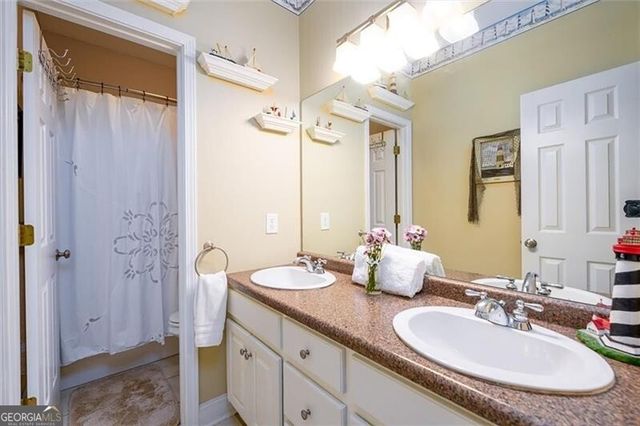 9390 Resort Circle, Gainesville, GA 30506