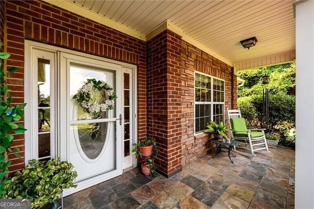 9390 Resort Circle, Gainesville, GA 30506