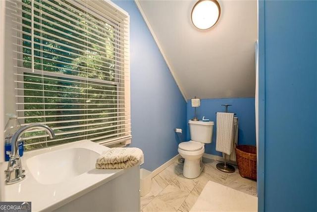 9390 Resort Circle, Gainesville, GA 30506