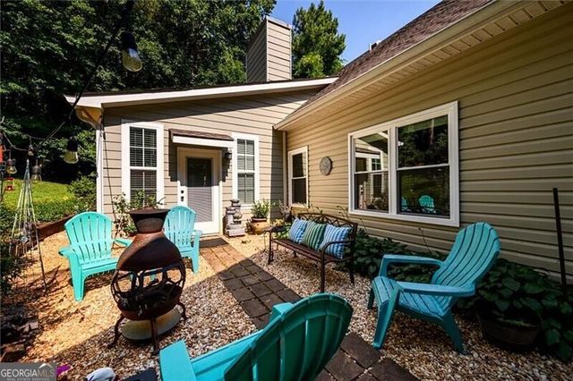 9390 Resort Circle, Gainesville, GA 30506