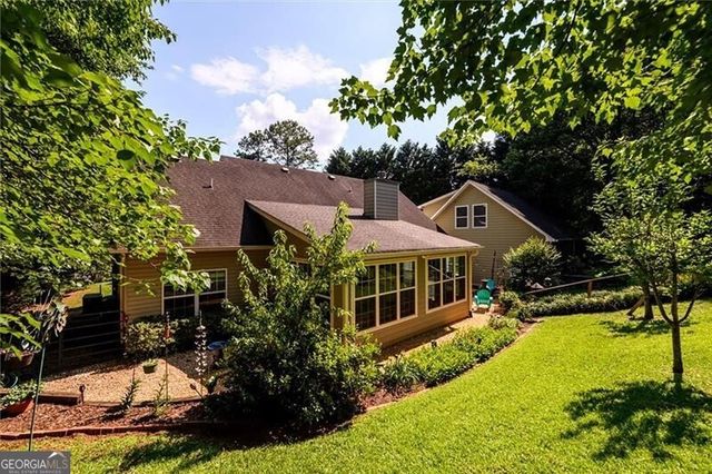 9390 Resort Circle, Gainesville, GA 30506