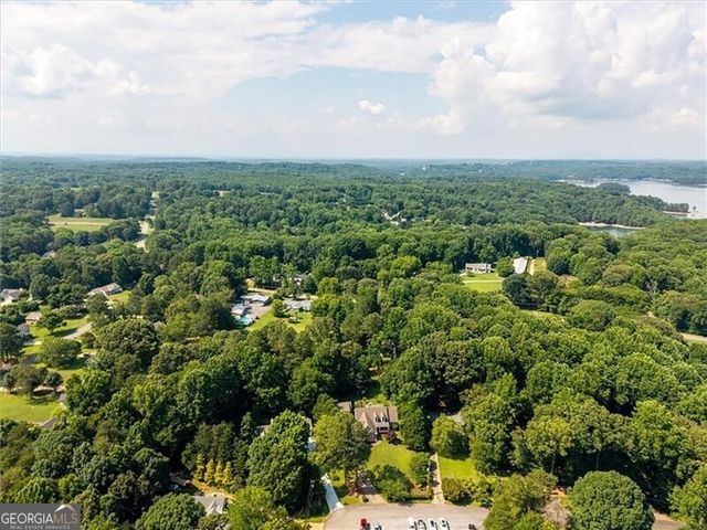 9390 Resort Circle, Gainesville, GA 30506