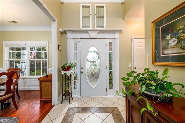 9390 Resort Circle, Gainesville, GA 30506