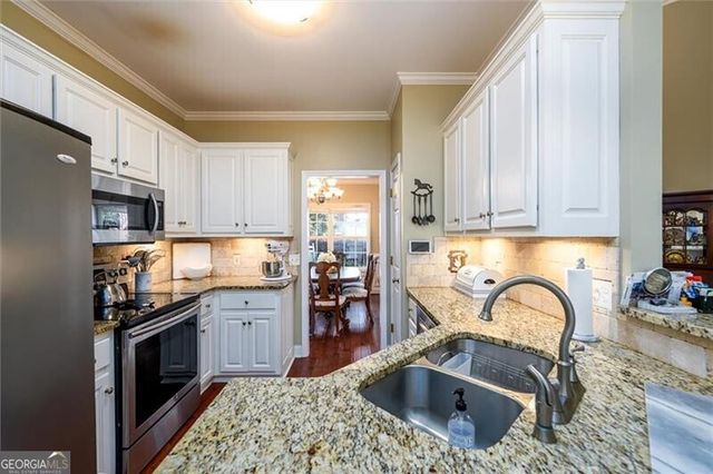 9390 Resort Circle, Gainesville, GA 30506