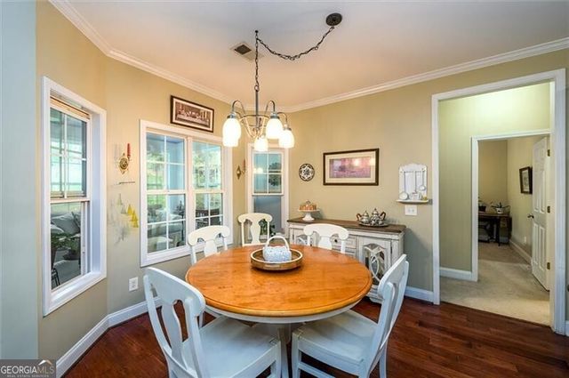 9390 Resort Circle, Gainesville, GA 30506