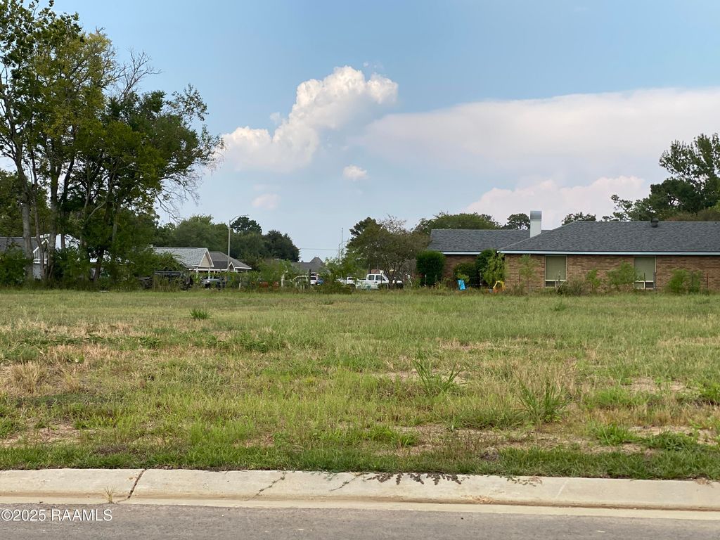 100 Leaning Oak Drive, Lafayette, LA 70508