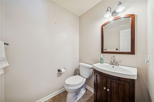 337 Chanticleer Cir, New Stanton, PA 15672