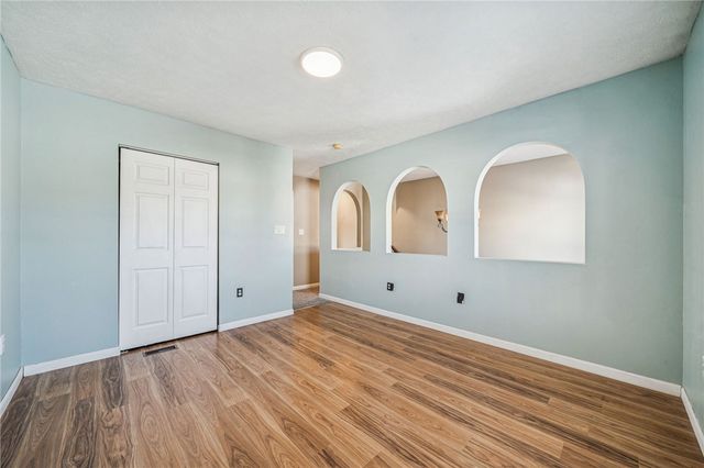 337 Chanticleer Cir, New Stanton, PA 15672