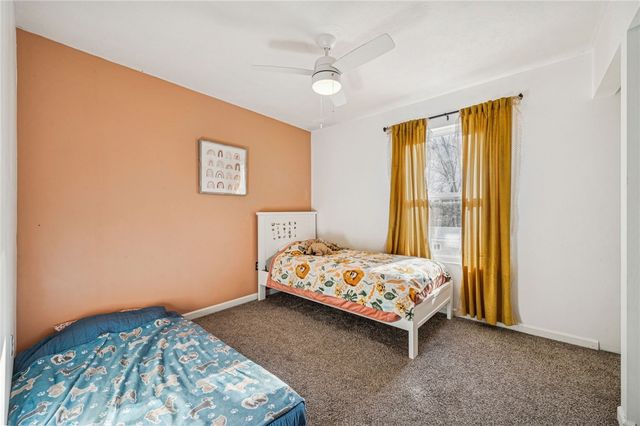 337 Chanticleer Cir, New Stanton, PA 15672