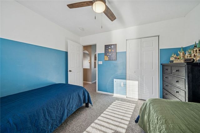 337 Chanticleer Cir, New Stanton, PA 15672