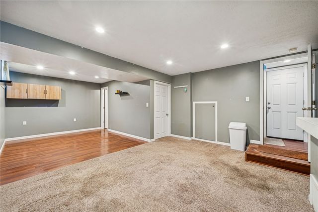 337 Chanticleer Cir, New Stanton, PA 15672