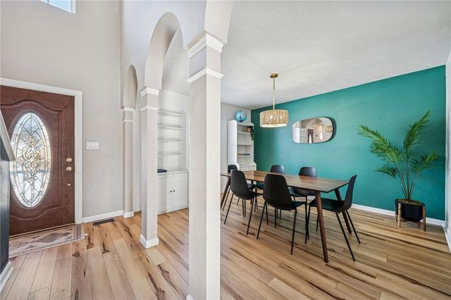 337 Chanticleer Cir, New Stanton, PA 15672