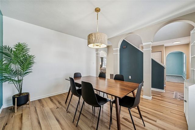 337 Chanticleer Cir, New Stanton, PA 15672