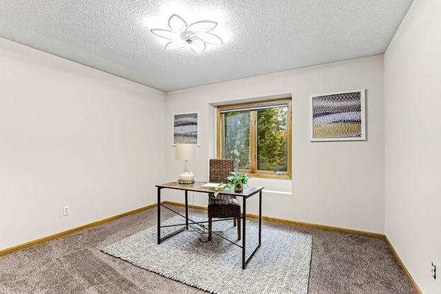2413 Bridle Creek Trail, Chanhassen, MN 55317