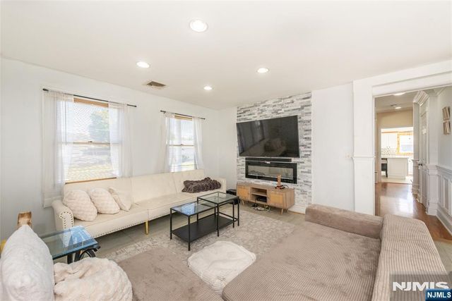 308 Pine Street, Pompton Lakes, NJ 07442