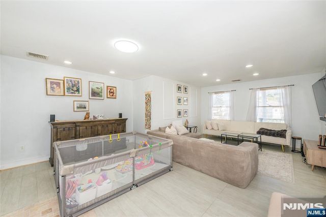 308 Pine Street, Pompton Lakes, NJ 07442