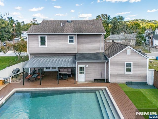 308 Pine Street, Pompton Lakes, NJ 07442