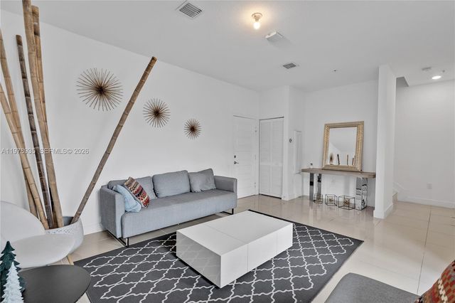 4703 NW 84th Ct 4703, Doral, FL 33166