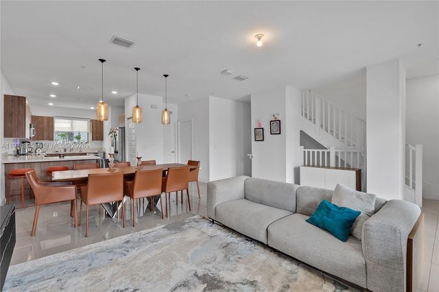 4703 NW 84th Ct 4703, Doral, FL 33166