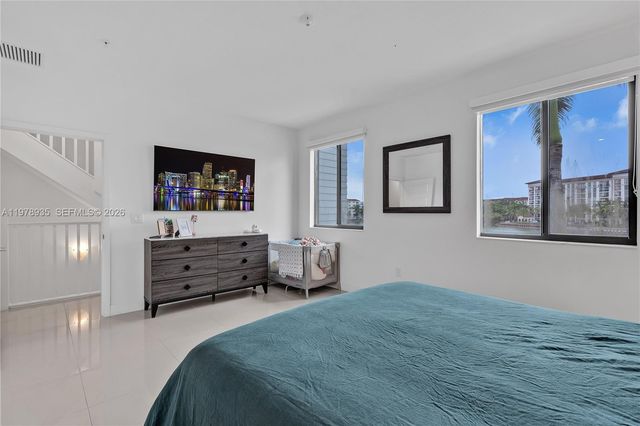 4703 NW 84th Ct 4703, Doral, FL 33166