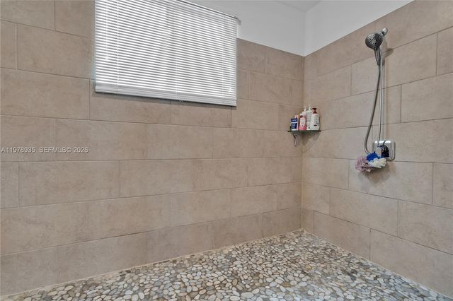 4703 NW 84th Ct 4703, Doral, FL 33166