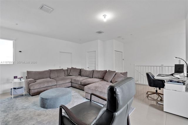 4703 NW 84th Ct 4703, Doral, FL 33166