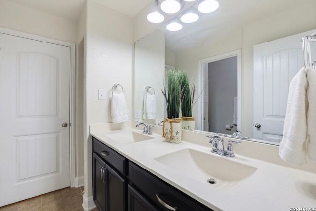 6714 Harmony Farm, San Antonio, TX 78249