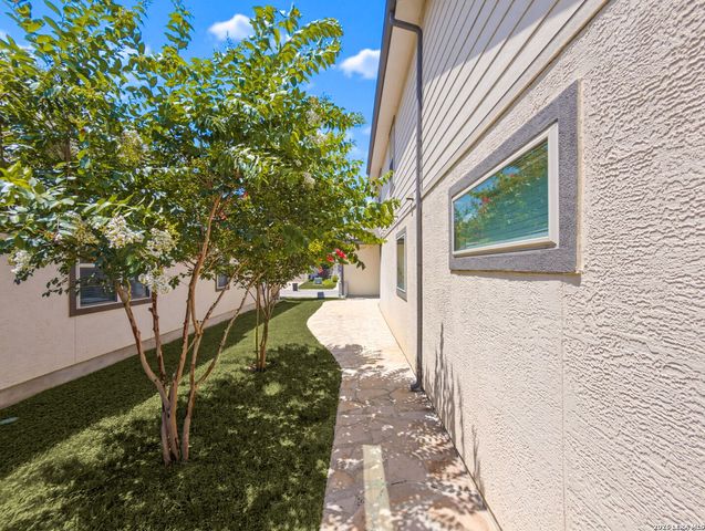 6714 Harmony Farm, San Antonio, TX 78249