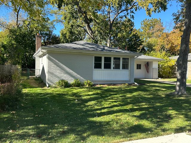326 Indian Drive, Glen Ellyn, IL 60137
