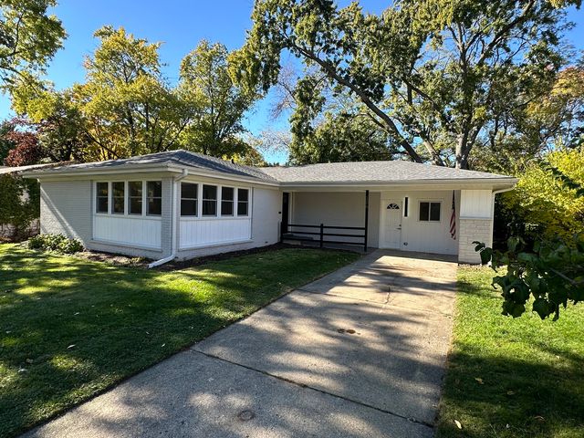326 Indian Drive, Glen Ellyn, IL 60137