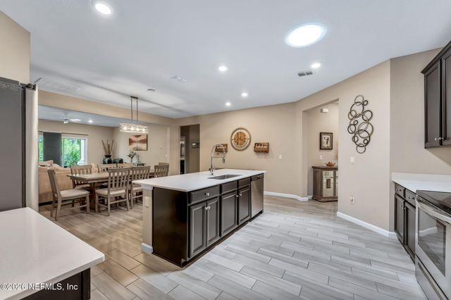 9918 PAVNES CREEK Drive, Jacksonville, FL 32222