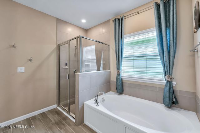 9918 PAVNES CREEK Drive, Jacksonville, FL 32222