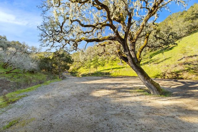 2 El Vanada Road, Redwood City, CA 94062