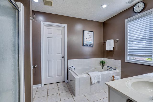 4433 Stone Garden Lane, Newburgh, IN 47630