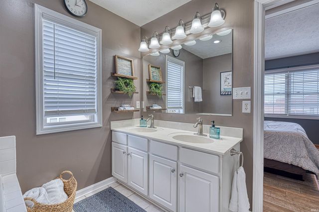 4433 Stone Garden Lane, Newburgh, IN 47630