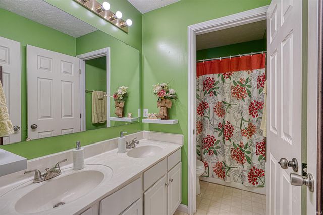 4433 Stone Garden Lane, Newburgh, IN 47630