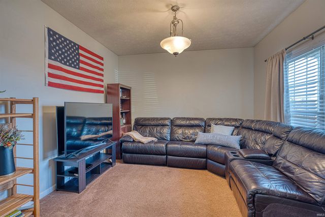 4433 Stone Garden Lane, Newburgh, IN 47630