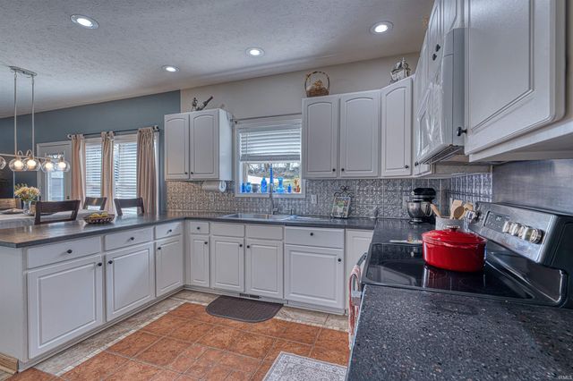 4433 Stone Garden Lane, Newburgh, IN 47630