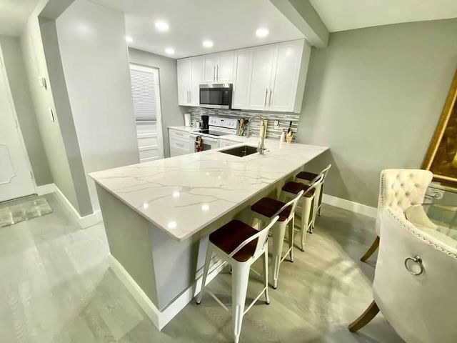 6461 NW 2nd Avenue 409, Boca Raton, FL 33487
