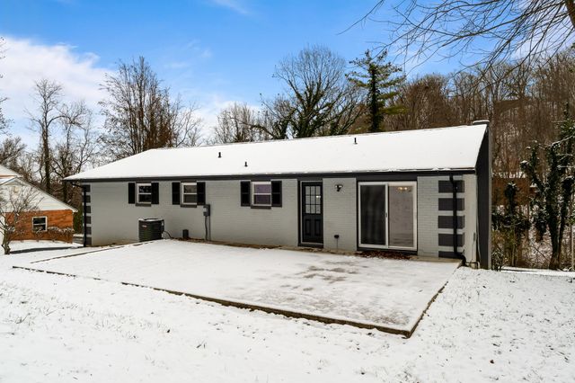 5 Cavalier Drive, Huntington, WV 25701