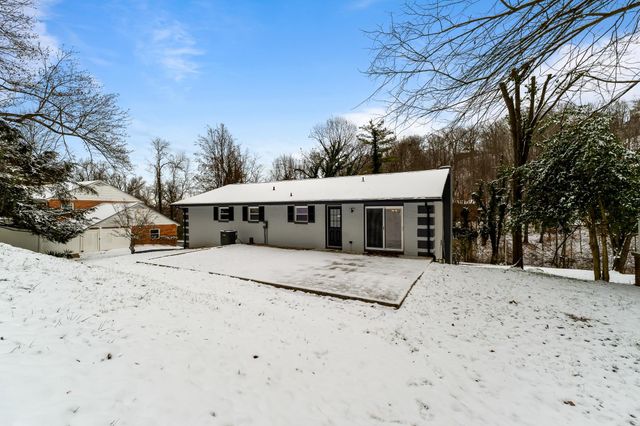 5 Cavalier Drive, Huntington, WV 25701