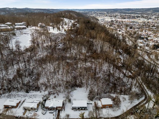 5 Cavalier Drive, Huntington, WV 25701