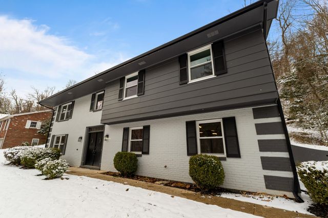 5 Cavalier Drive, Huntington, WV 25701