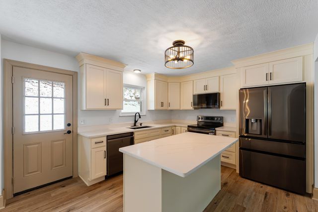 5 Cavalier Drive, Huntington, WV 25701