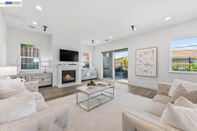 4527 Pine Mountain Way, Dublin, CA 94568